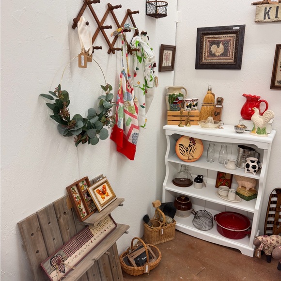 SOLD K Black Friday Sale Vintage Handcrafted Gifts Custom Wreaths LOCAL 🥰 Booth! - Picture 9 of 17